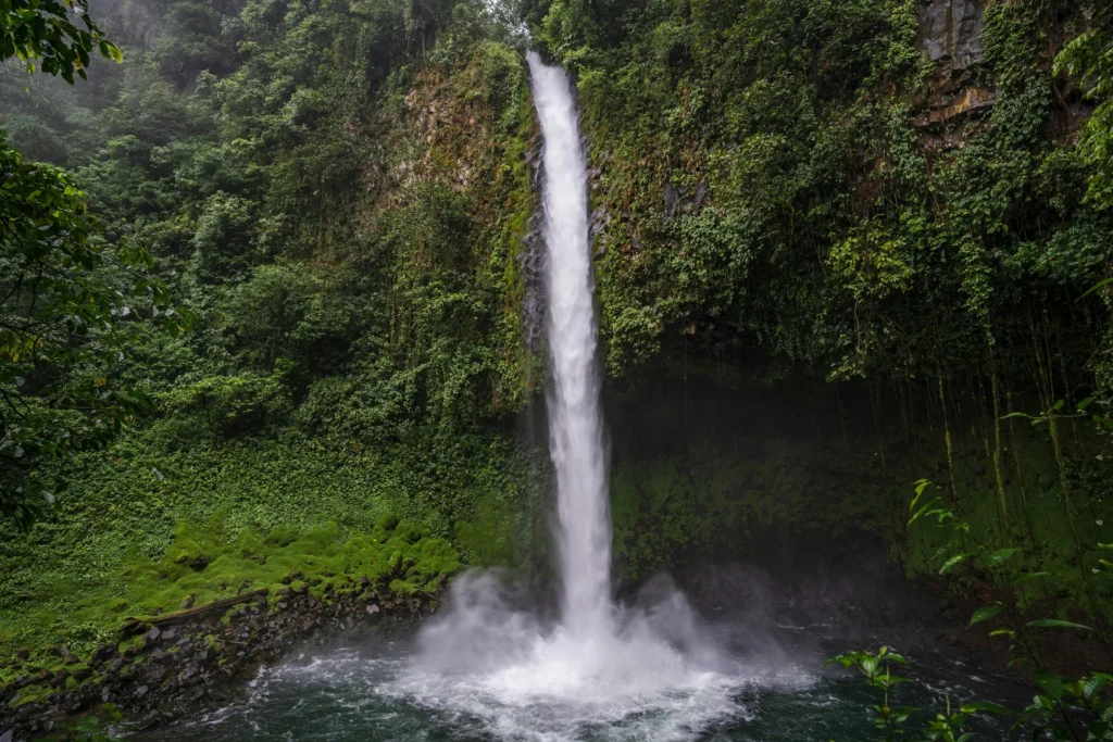 La Fortuna Waterfall - Costa Rica Travel Itinerary 10 Days