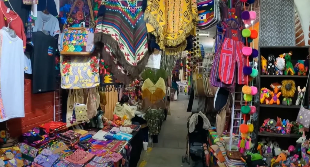 Mercado de Artesanías (market that filled with handmade textiles, jewelry, and traditional Guatemalan souvenir) - Guatemala Solo Travel