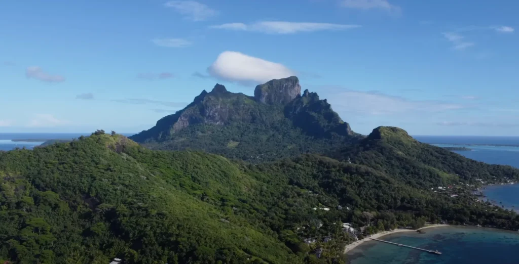 Mount Otemanu - Bora Bora Solo Travel