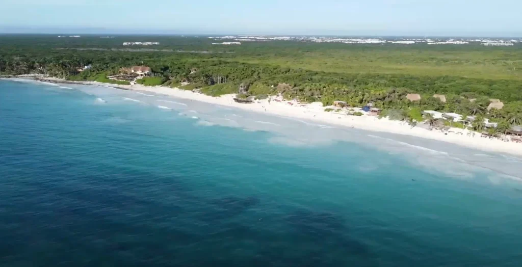 Playa Paraiso - Tulum Solo Travel