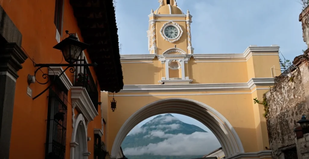 Visit the Santa Catalina Arch - Guatemala Solo Travel